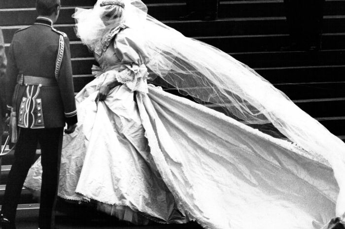 Lady diana spencer wedding dress