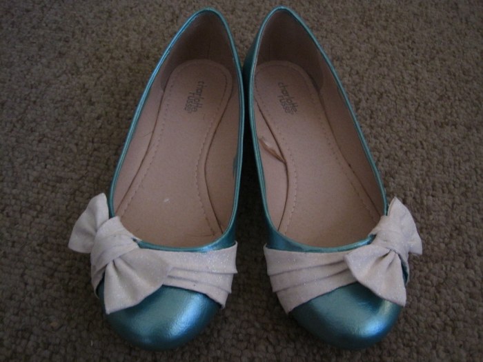 Flat dress shoes for a wedding