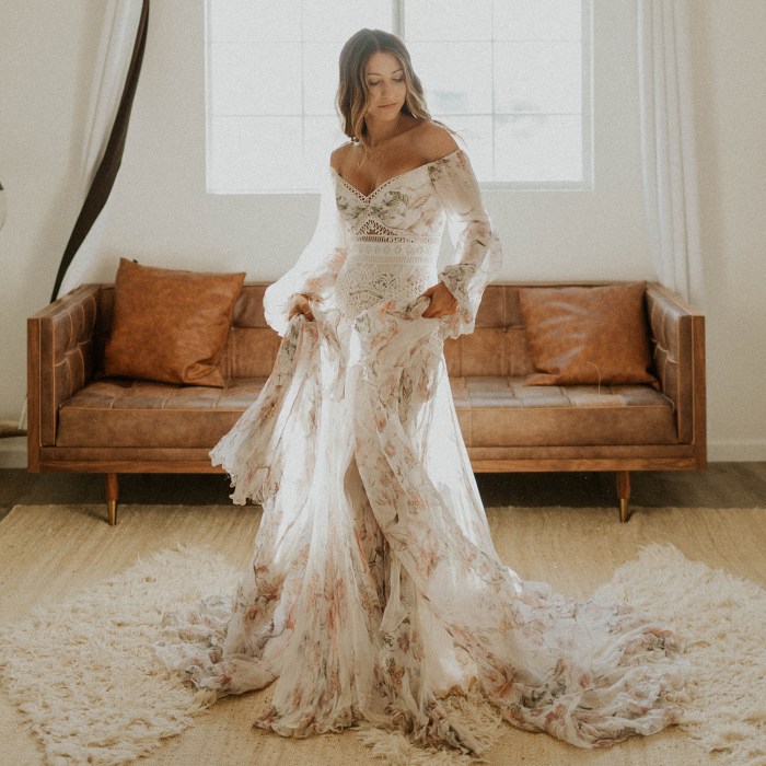 Boho chic wedding dress